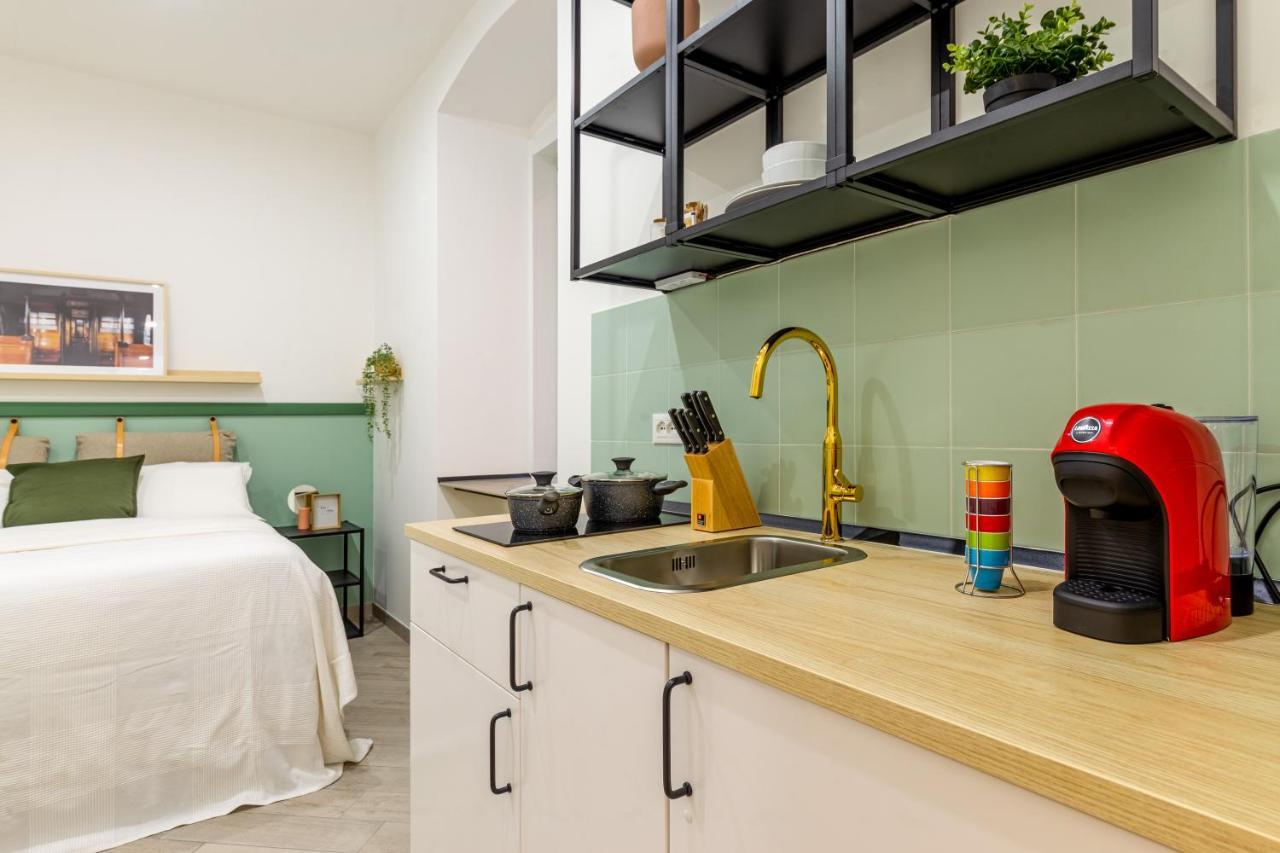 Lovely And Tiny Pied-A-Terre In The City Center ترييستي المظهر الخارجي الصورة
